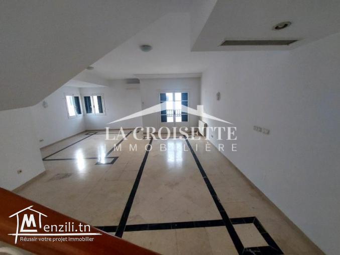 Duplex S+3 avec vue partielle sur mer à La Marsa MDV0165