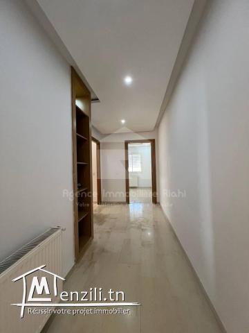 A LOUER un appartement S+3 non meubl? ?  Cit? Olympique  Sousse