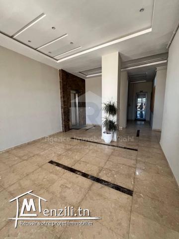 A LOUER un appartement S+3 non meubl? ?  Cit? Olympique  Sousse