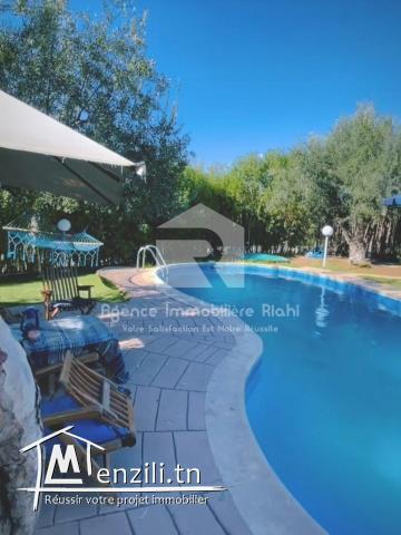 A Louer ( Court durée ) un chalet avec piscine situé à Kalla kebira