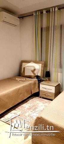  A louer (court durée) un appartement S+2  trés haute standing situé à Panorama 