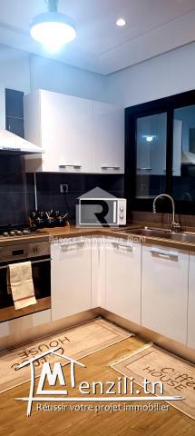  A louer (court durée) un appartement S+2  trés haute standing situé à Panorama 