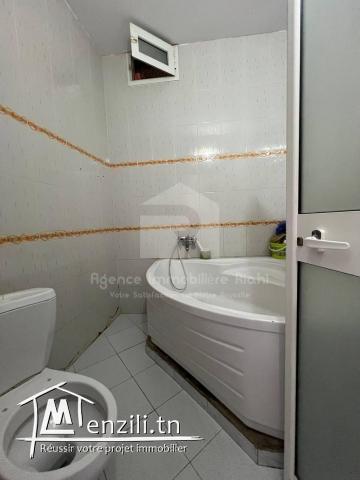 À VENDRE une maison R+1 situé à Zaouiet Sousse