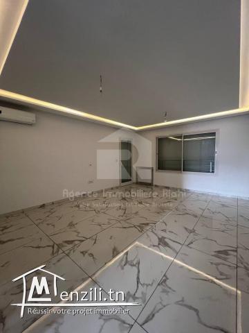 A VENDRE un appartement  S+2 situé à sahloul 4