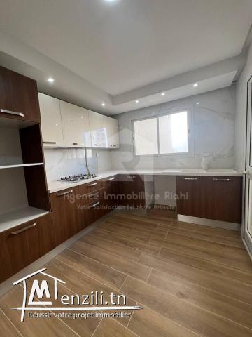 A VENDRE un appartement  S+2 situé à sahloul 4