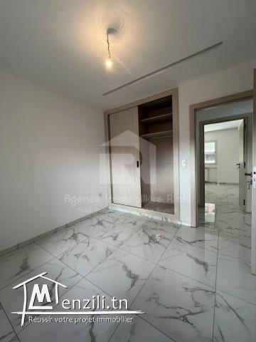 A VENDRE un appartement  S+2 situé à sahloul 4