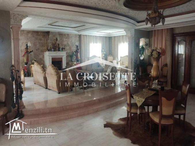 Villa meublé S+6 avec piscine à Gammarth MVL1663