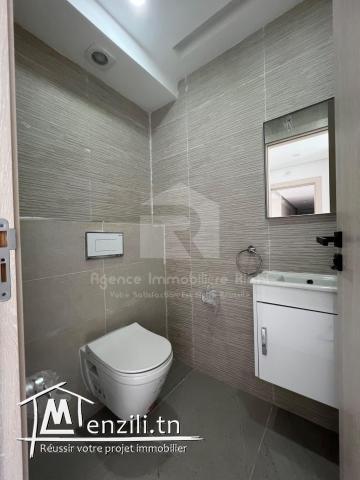 A VENDRE un appartement S+3 au 10°éme Situé à Sahloul 4