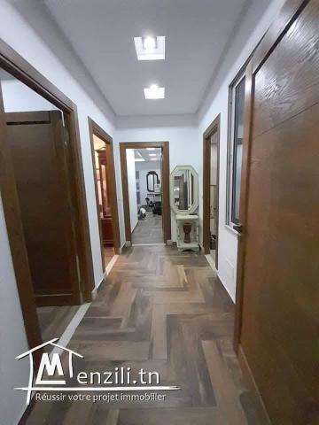 A vendre Appartement s+3 avec jardin La Marsa stade