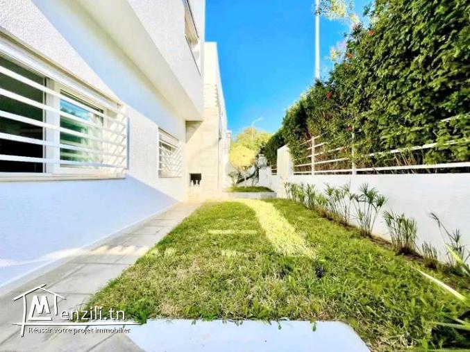 A louer Villa s+5 avec piscine La Marsa