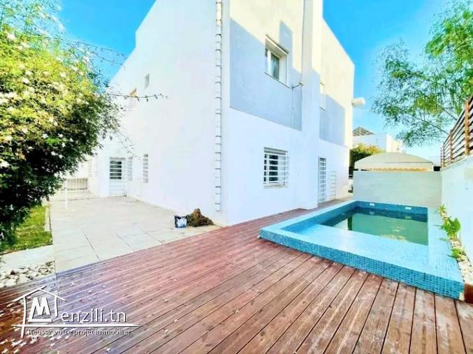 A louer Villa s+5 avec piscine La Marsa