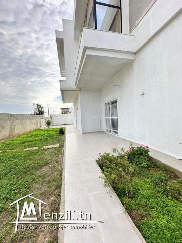 Villa moderne de 580m² à Kalaa Seghira