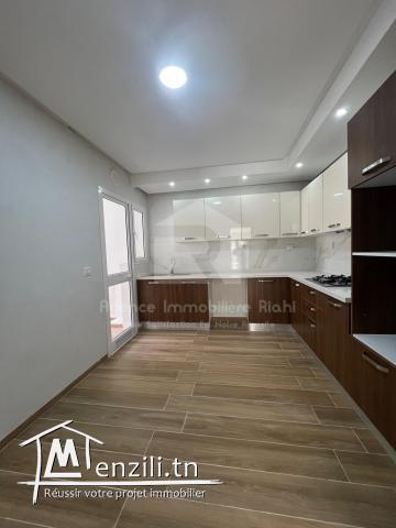 A VENDRE des bureaux A+2 situé à Sahloul 4