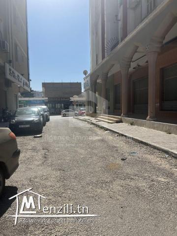 À Vendre un terrain  de 608m² situé à Khezama Ouest