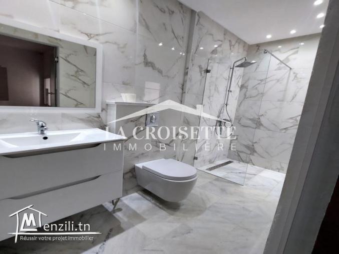 Villa S+7 avec piscine à Gammarth MVL1675