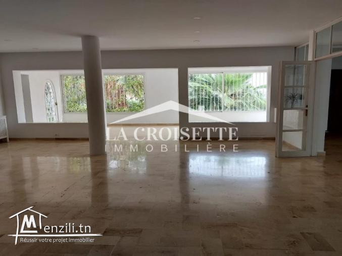 Villa S+7 avec piscine à Gammarth MVL1675