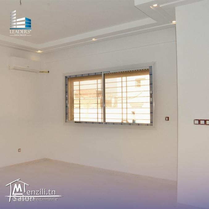 A vendre un appartement S+2 situé à Borj Louzir