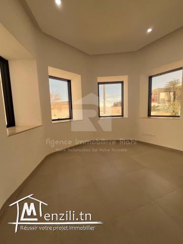 À LOUER | 2 Bureaux A+1 situé prés  du l'hôpital Farhat Hached