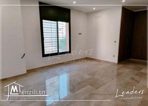 A vendre une VILLA S+3 de 242m² située à la Marsa ✨
