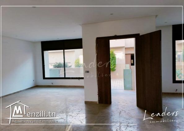 A vendre une VILLA S+3 de 242m² située à la Marsa ✨