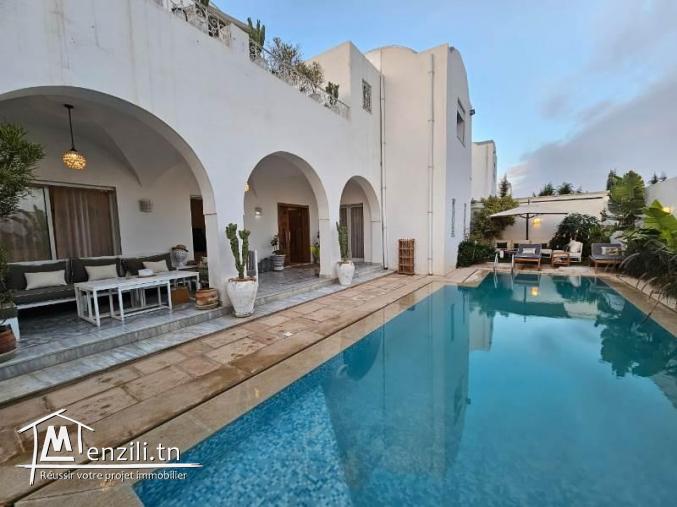 Villa LA LUNE (Réf: V2709)