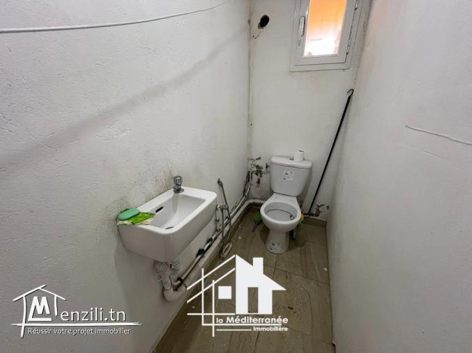 A vendre local commercial de 52 m2 à el Agba