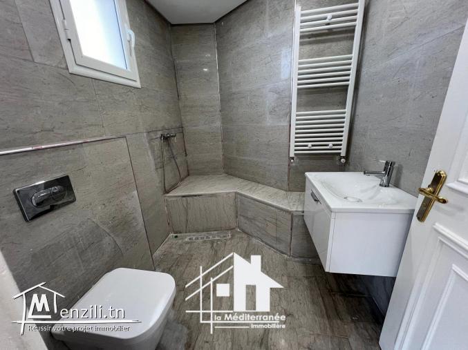 A vendre une superbe villa à Menzah 7