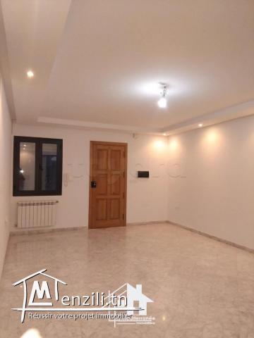 A louer appartement S+2 à jardin el menzah 2