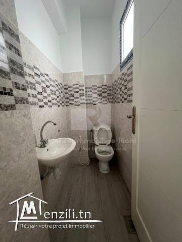 À LOUER | Bureau A+1 situé au centre-ville, près de l'école de sœurs.