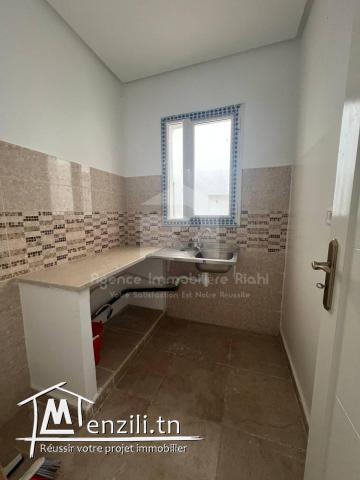 À LOUER | Bureau A+1 situé au centre-ville, près de l'école de sœurs.