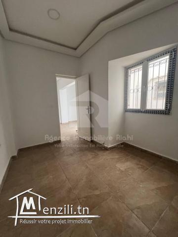 À LOUER | Bureau A+1 situé au centre-ville, près de l'école de sœurs.