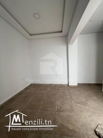 À LOUER | Bureau A+1 situé au centre-ville, près de l'école de sœurs.