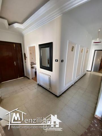 A louer étage de villa à usage bureautique au Bardo