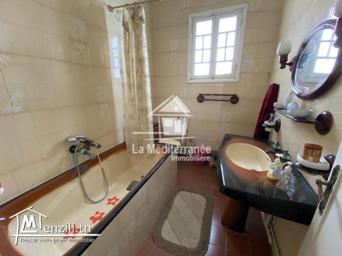 A vendre une villa sur deux niveaux à bayrem tounsi