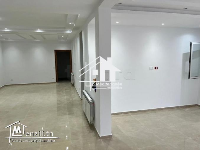 A louer villa S+3 à Menzah 5