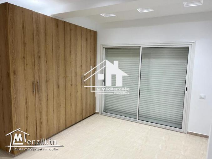 A louer villa S+3 à Menzah 5