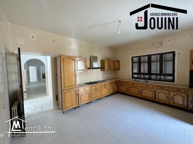 Villa 1000 m2 A Ariana Borj Louzir