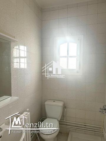 A louer étage de villa S+2 à Cité Ennasr 2