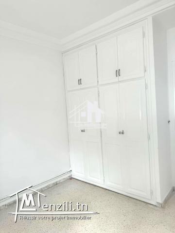 A louer étage de villa S+2 à Cité Ennasr 2