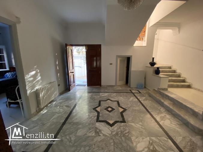 A vendre villa s+7 au Bardo