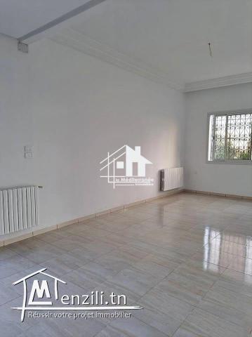 A louer étage de villa S+3 à Hay Rommena