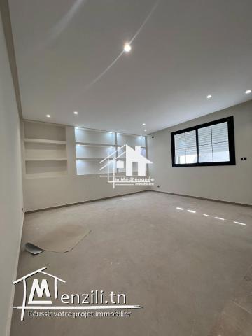 A vendre triplex avec piscine au Beau séjour el Agba