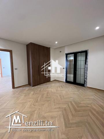 A vendre triplex avec piscine au Beau séjour el Agba