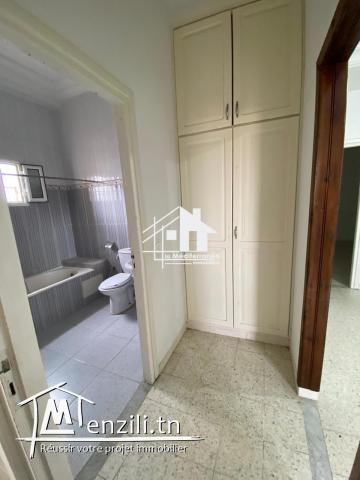 A louer étage de villa S+2 à cité des sous-officiers