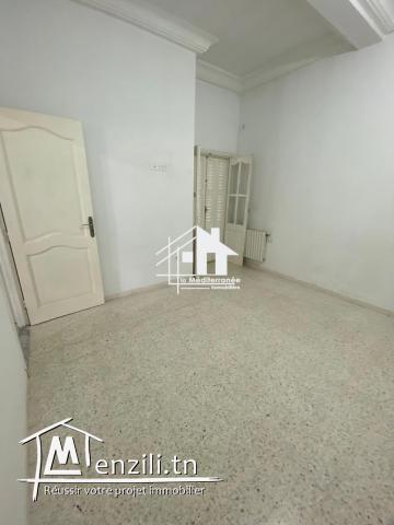 A louer étage de villa S+2 à cité des sous-officiers