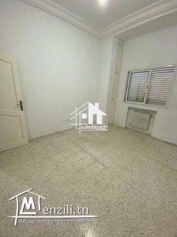 A louer étage de villa S+2 à cité des sous-officiers