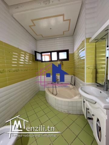 A louer étage de villa s3 au Bardo