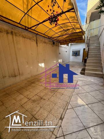 A louer étage de villa s3 au Bardo