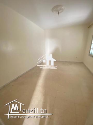 A louer étage de villa S+3 à cité riadh bardo