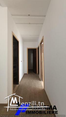 Un immeuble de sept appartement s+2 à vendre situé à Hay Riadh Ghazali